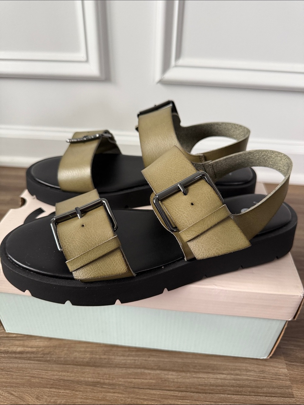 Goods For Life So Chunky Olive Green Buckle Women's Sandals 9 New In Box